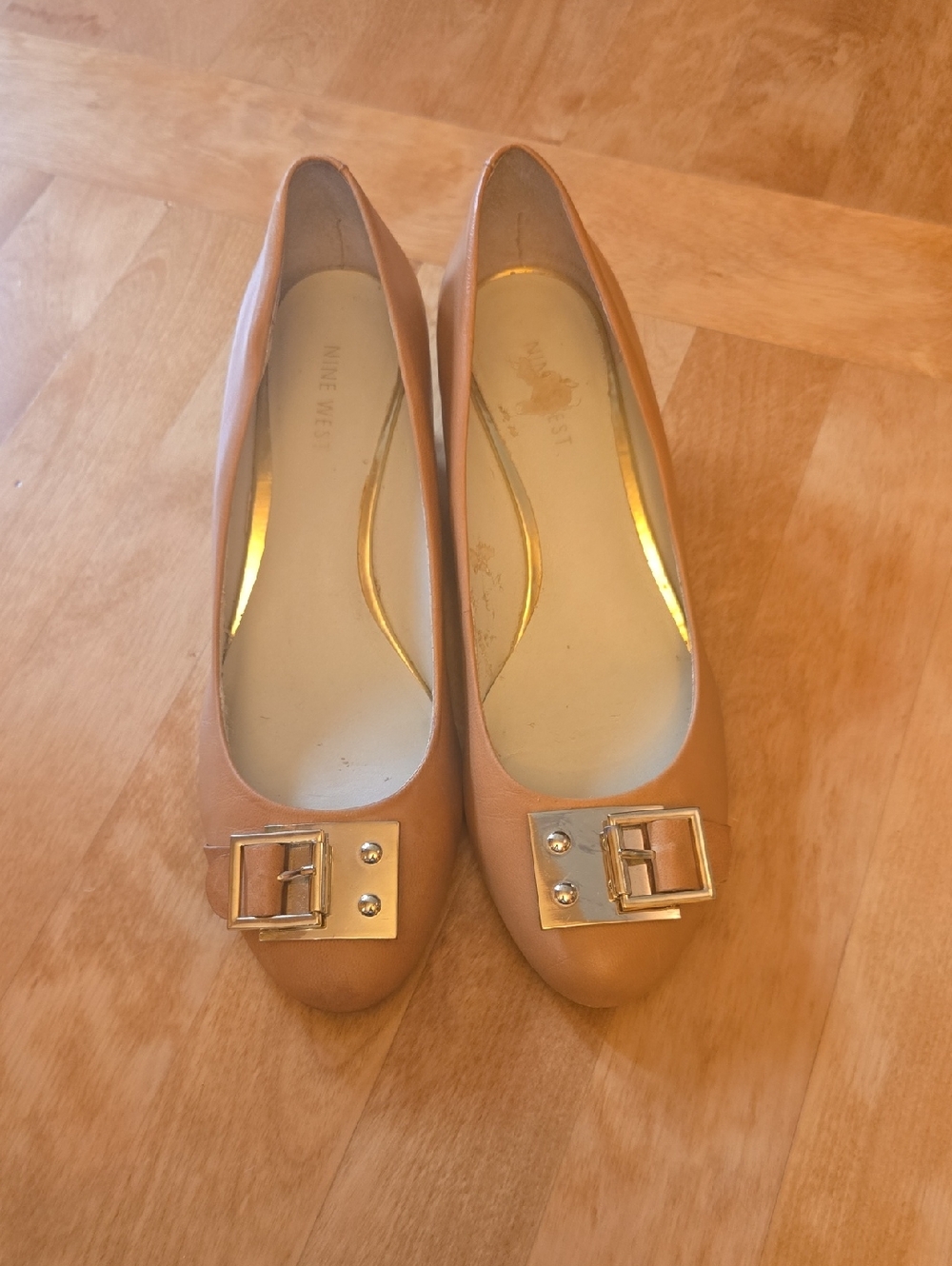 Women’s Tan Leather Vintage Wedge Shoes With Gold Buckle Size 7.5M